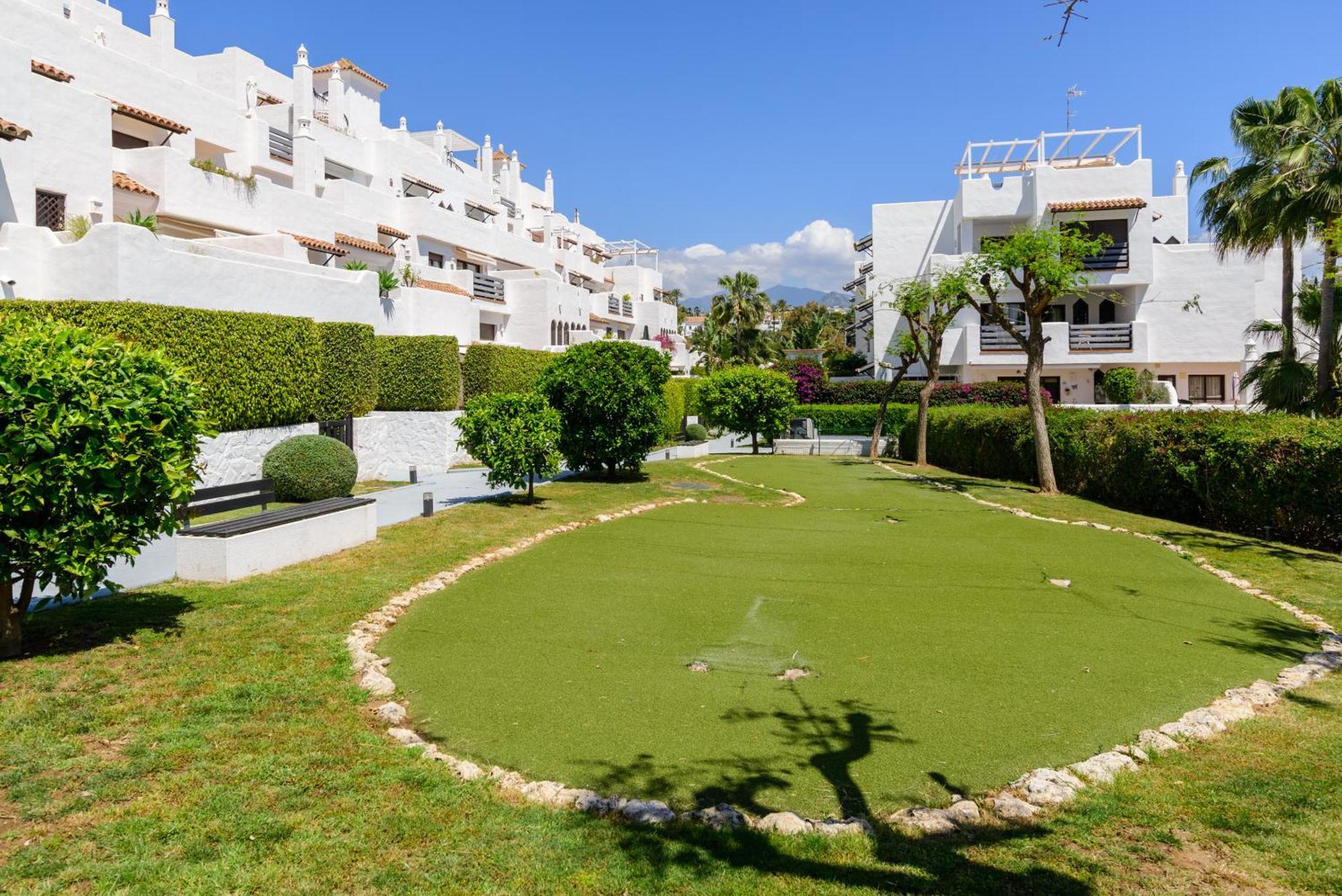 לינה וארוחת בוקר אסטפונה Golf Hills מראה חיצוני תמונה